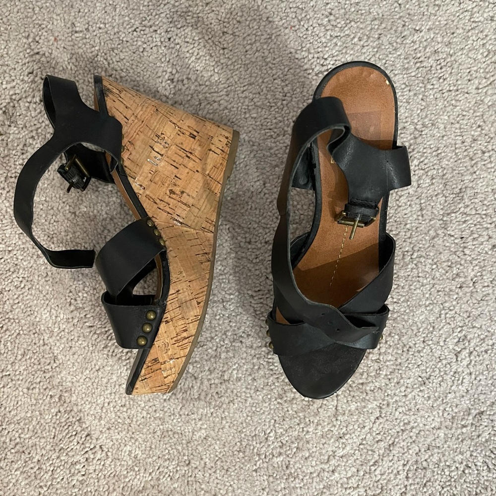 Dolce vita wedges. Black color. Comfortable. Size 7.5